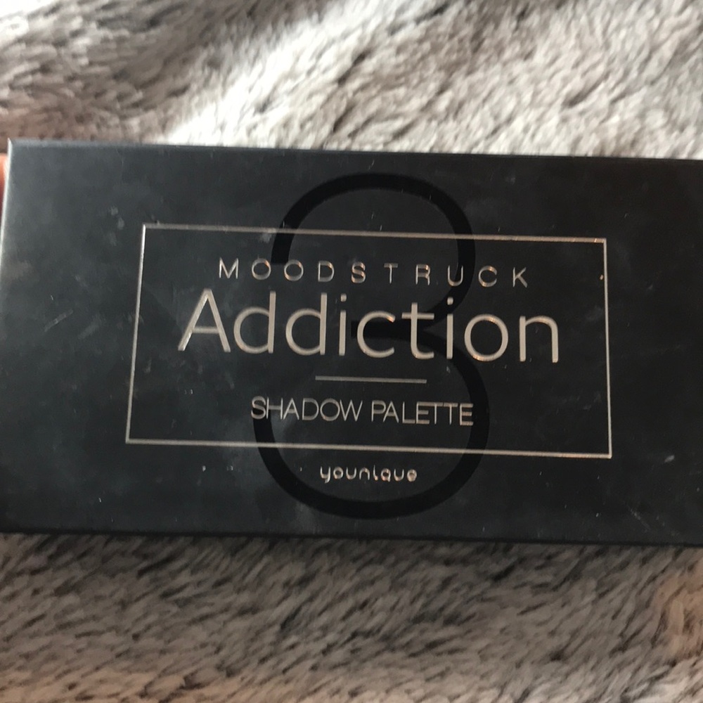 Eyeshadow palette